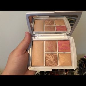 Hourglass Ambient light palette- NWOB!!